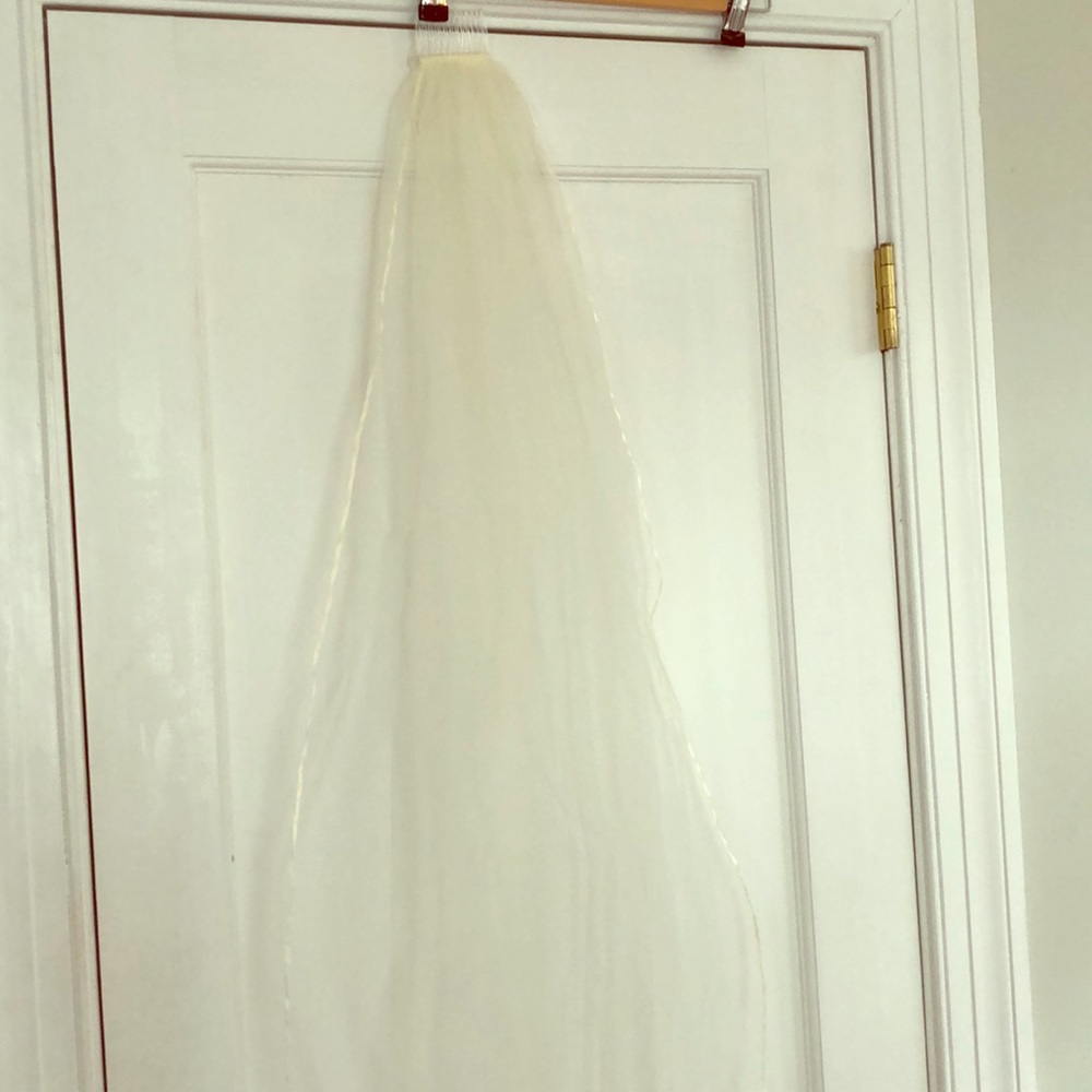 Gorgeous ivory wedding veil!!!